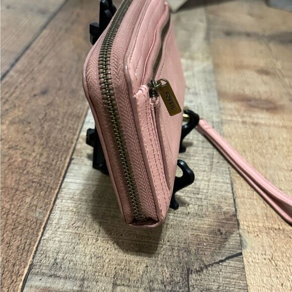 FOSSIL
Logan Leather RFID Zip Around Wallet Wristlet - Picture 5 of 10